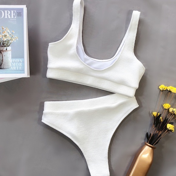 Simple White Ribbed High Rise Bikini 🌞 - Picture 5 of 6